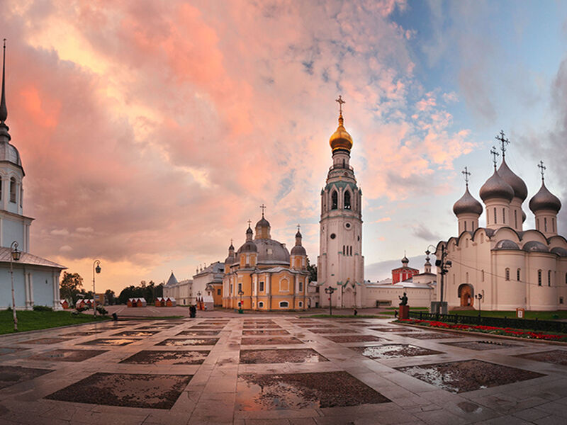 KRAL & KRALİÇE: ST. PETERSBURG & MOSKOVA PC 2026 (LED-VKO)