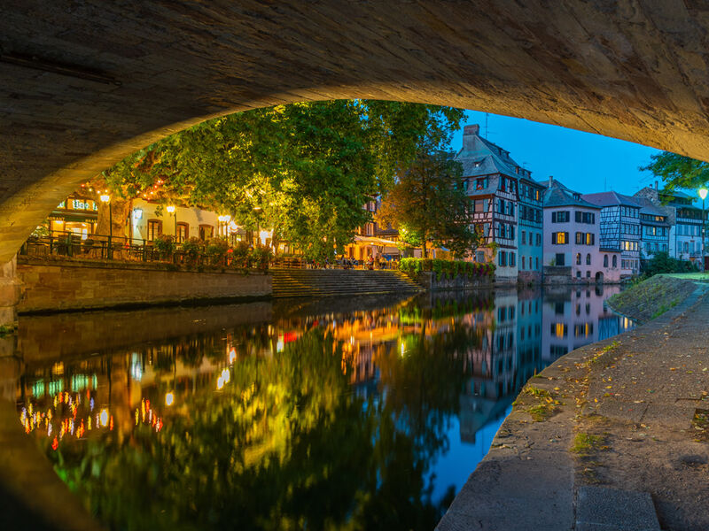 İzmir`den Direkt Hareket Görkemli Rüya Üçgeni Almanya - Fransa - İsviçre 3 Gece - SunExpress ile 27 Mayıs (Kurban Bayramı Özel) AT1293