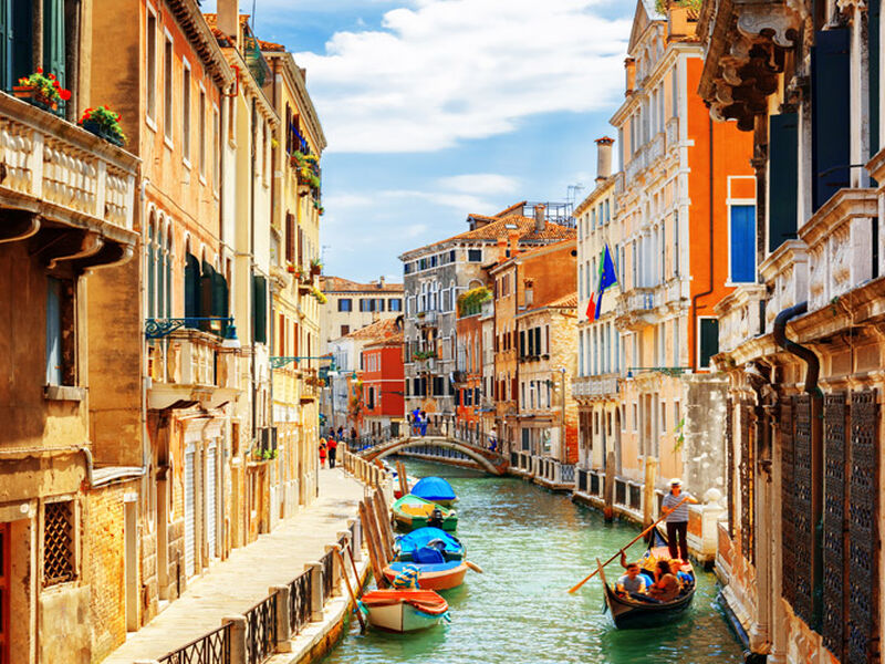 İtalya Serüveni İzmir Kalkışlı Corendon Hava Yolları ile 7 Gece NAP - BGY