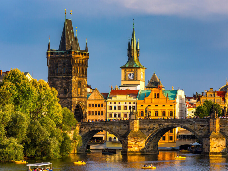 Uçaklı Orta Avrupa Masalı Turu 7 Gece VIE VIE (PGS - 25.05 Kurban Bayramı)