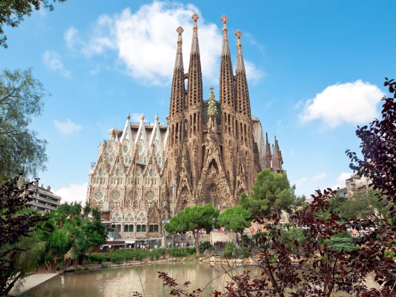 Comfort İspanya & Endülüs Pegasus Hava Yolları ile 7 Gece (BCN-MAD) Ekstra Turlar Dahil 2026