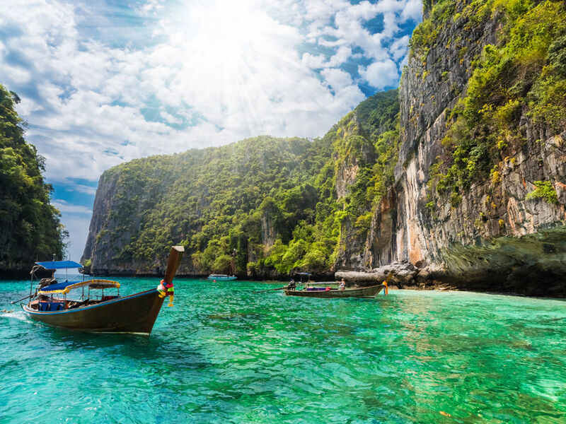 Bangkok Phuket Serüveni turu Qatar Havayolları ile 6 Gece Öğlen Uçuşu (BKK-HKT) 2026 Dönemi 